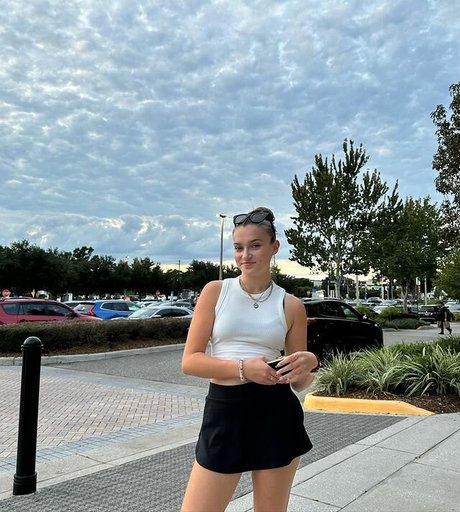 Skye Upshall star free images