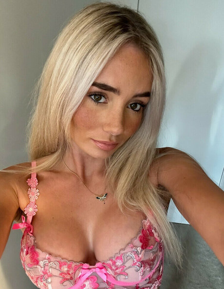 rosecassidy top star pic