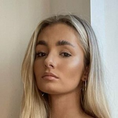 rosecassidy pretty pornstar pictures