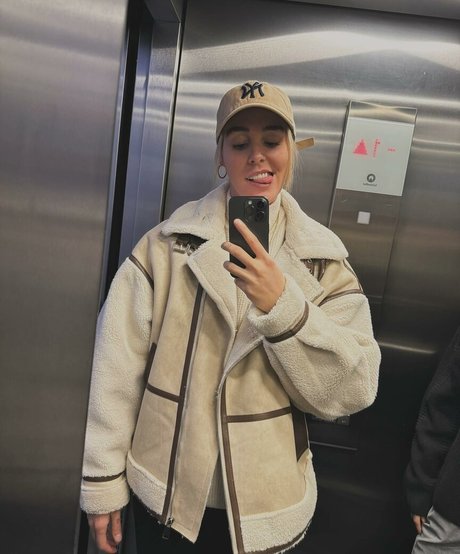 Female Football pornographic actress photo