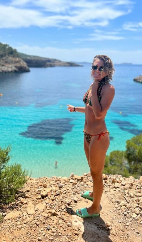 Female Football nude actress pics