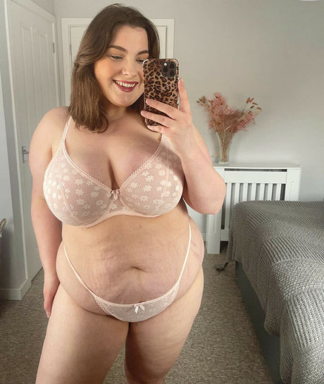 Lauren Dungey star exclusive gallery