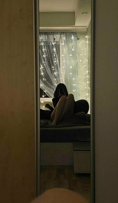 sonya me model exclusive archive