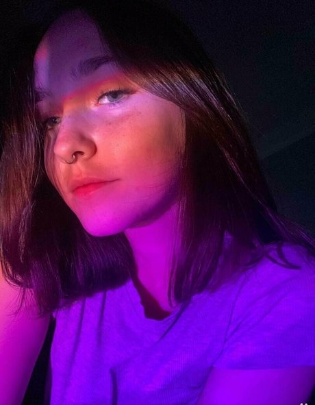 sonya me art model picture