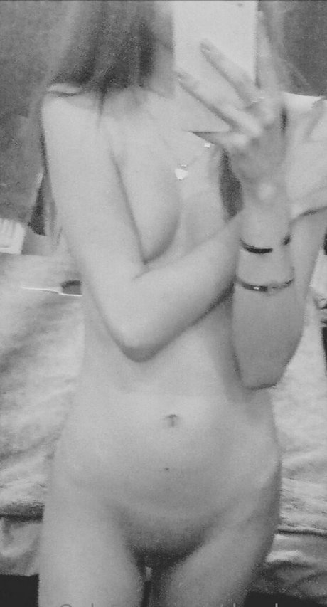 deadsxw erotic model photo