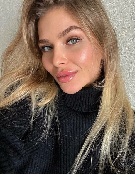 Julia Wind star erotic archive