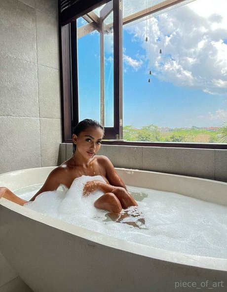 Carla PieceArt erotic star photos