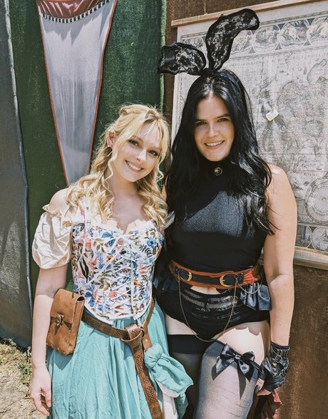 Erica Lindbeck model erotic pic