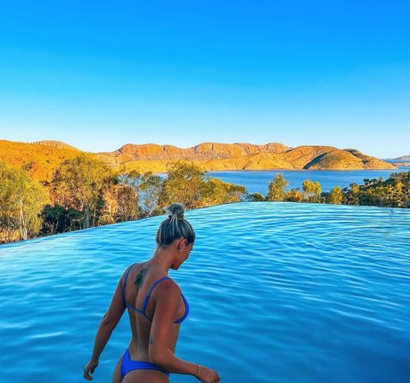 Molly Dixon nude star pics