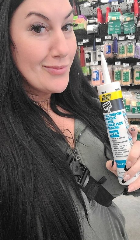 Fallon Jane model nude photo