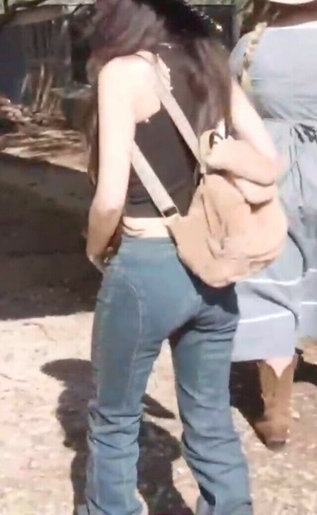 Emiru model free image