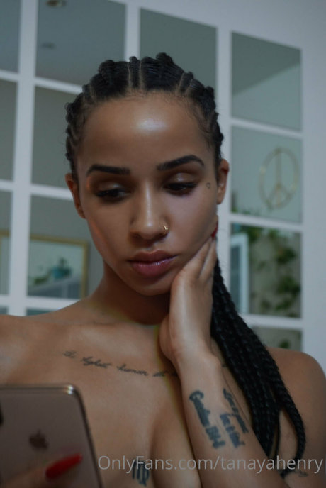 Tanaya Henry model nice pics
