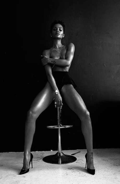 Tanaya Henry free pornstar galleries