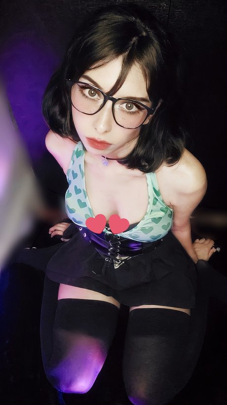 Lily waifu Profile pic