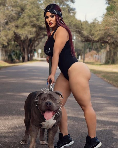 Mzalist model beautiful galleries