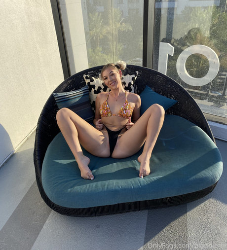 Risky Rhi xxx star img