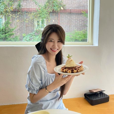 Lee Hayun_ Profile pic