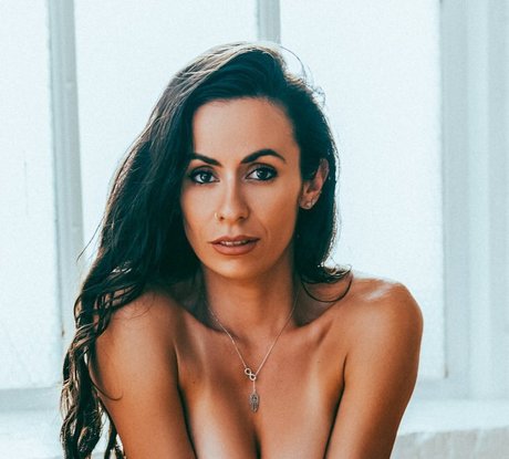 Kelsey Frances model porn photos