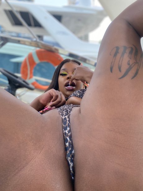 Sukihana_ nude pornstar pic