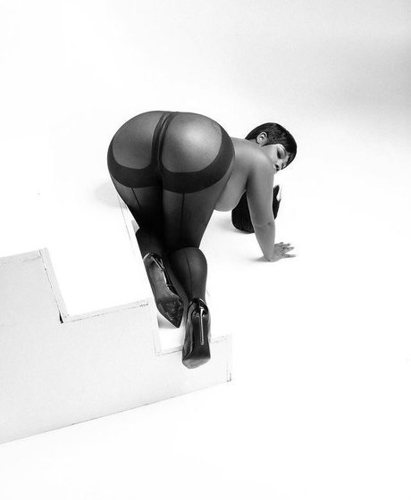 Sukihana_ nude pornstar pictures