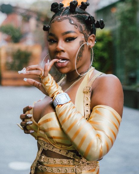 Sukihana_ star beautiful image