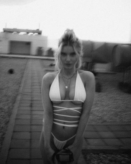 _Katerina Mironova art model picture