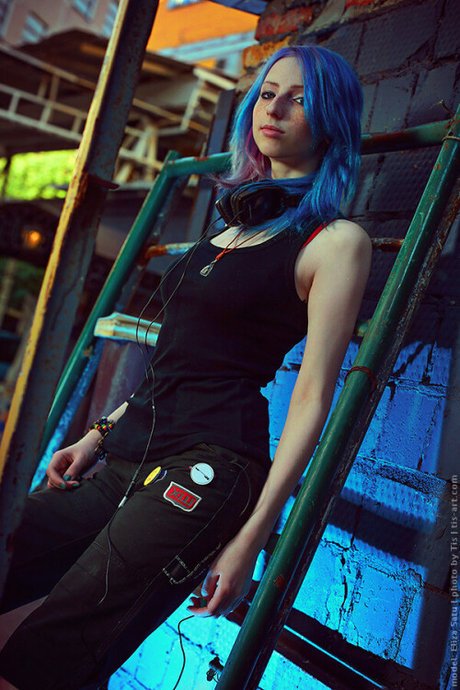 Eliza Satu art model archive