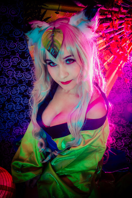 Kitsune No Fullmoon pretty model image