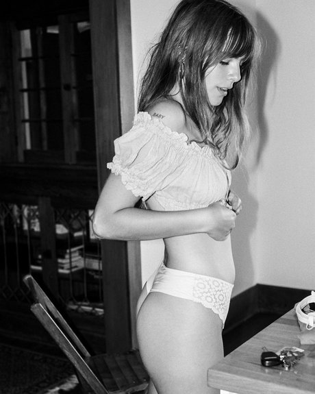 Emily Labowe sexy actress gallery