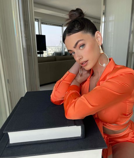 Yael Shelbia hot actress galleries