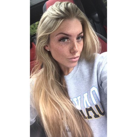 Bethany Samuels hot model pic