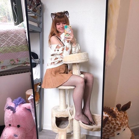 Lilsolle Chickpii star pornographic photos