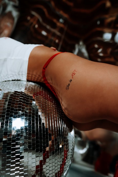 Karli Karberg model sexy pic