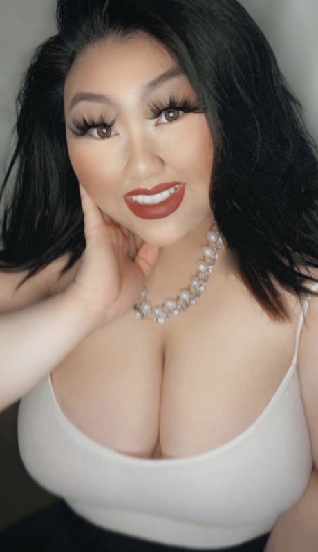 Kendra Vaaj model hd pic