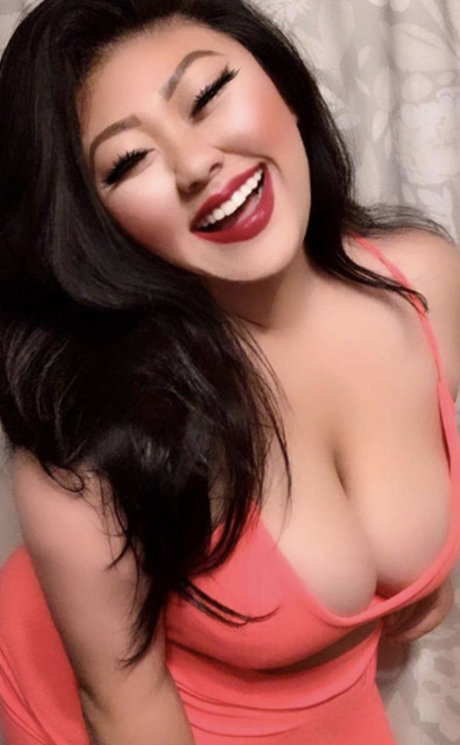 Kendra Vaaj model exclusive archive