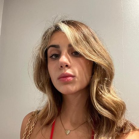 Riley Murray nude model picture