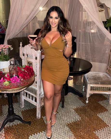 Laura Ivette Garcia hd star images