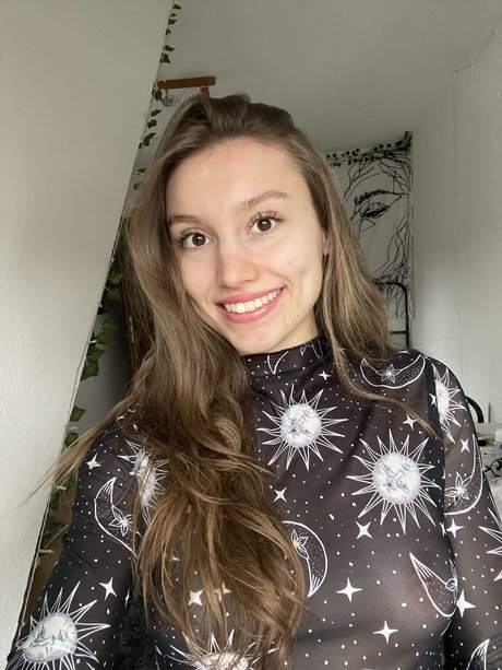 Itsmejusi_ star exclusive picture