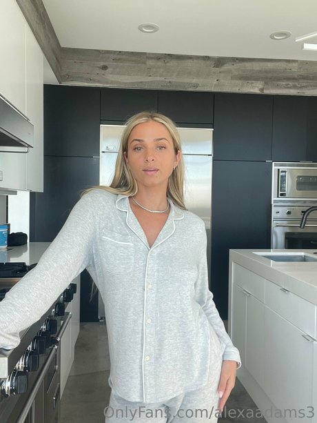 Alexa Adams star adult photos