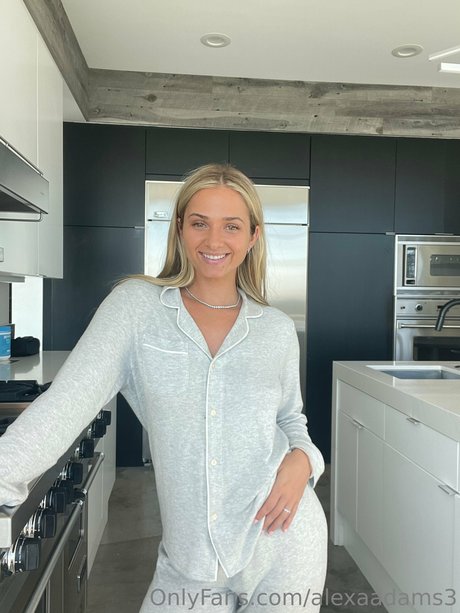 Alexa Adams star naked picture