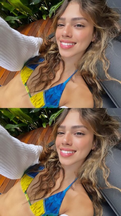 Nottrebeca model sexy picture