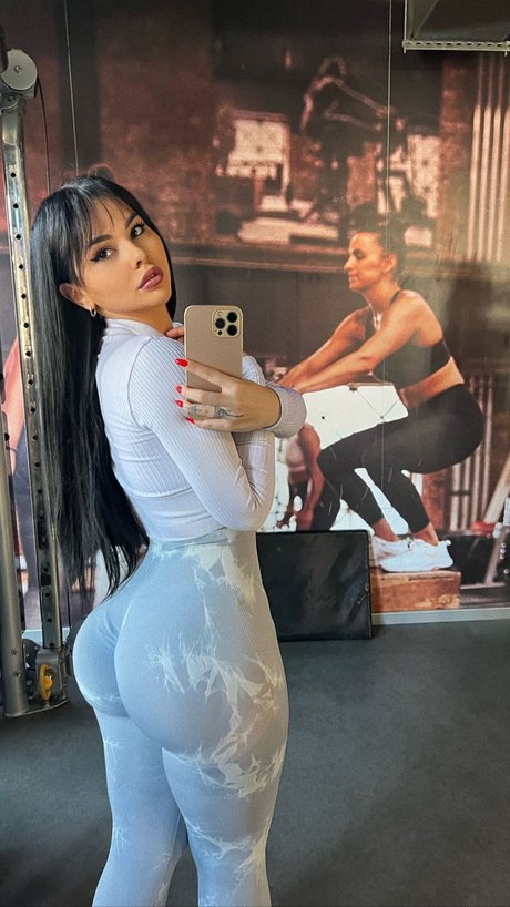 Jana Colovic pretty actress pics