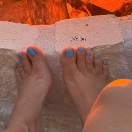 Lilas Toes pretty actress pics