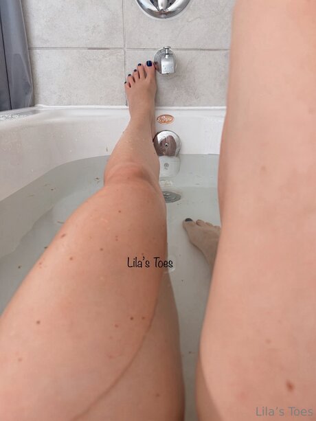 Lilas Toes star top images