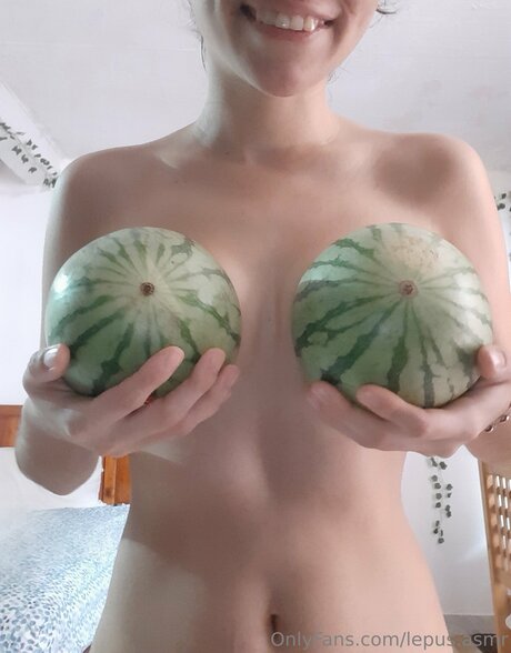 Lepusuwu naked pornstar img