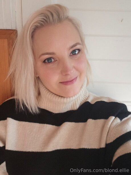 Blond Ellie pornstar perfect pic