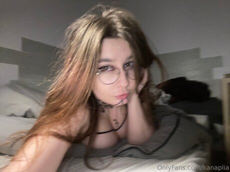 Kanaplia pornstar erotic images