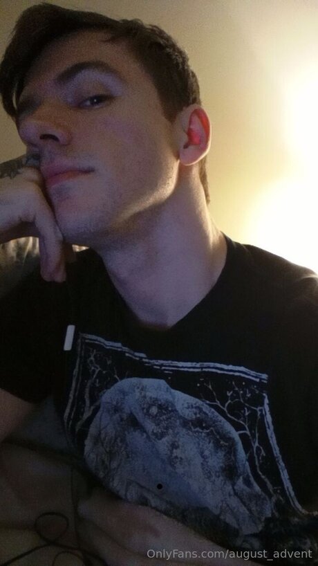 August Advent pretty model galleries