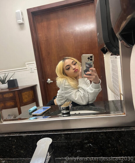 Jessica42030 art model pictures