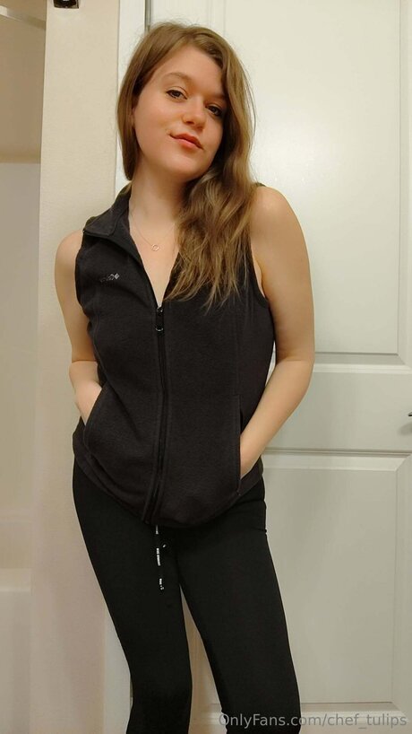 Chef Tulips nude model picture